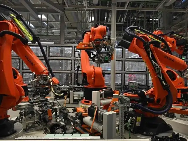 Robots on the Sidelines: Why Factories in the U.S. Are Cutting Back